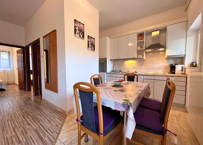 דירה Butkovi - Two Bedroom A3